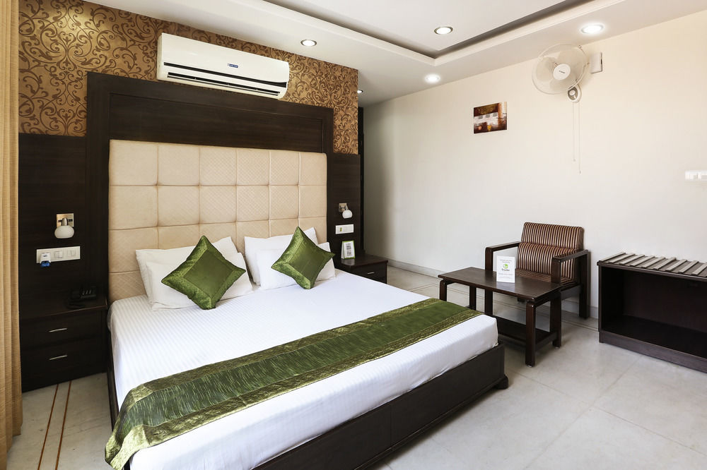 Hotel Saaket Residency Visakhapatnam Zewnętrze zdjęcie