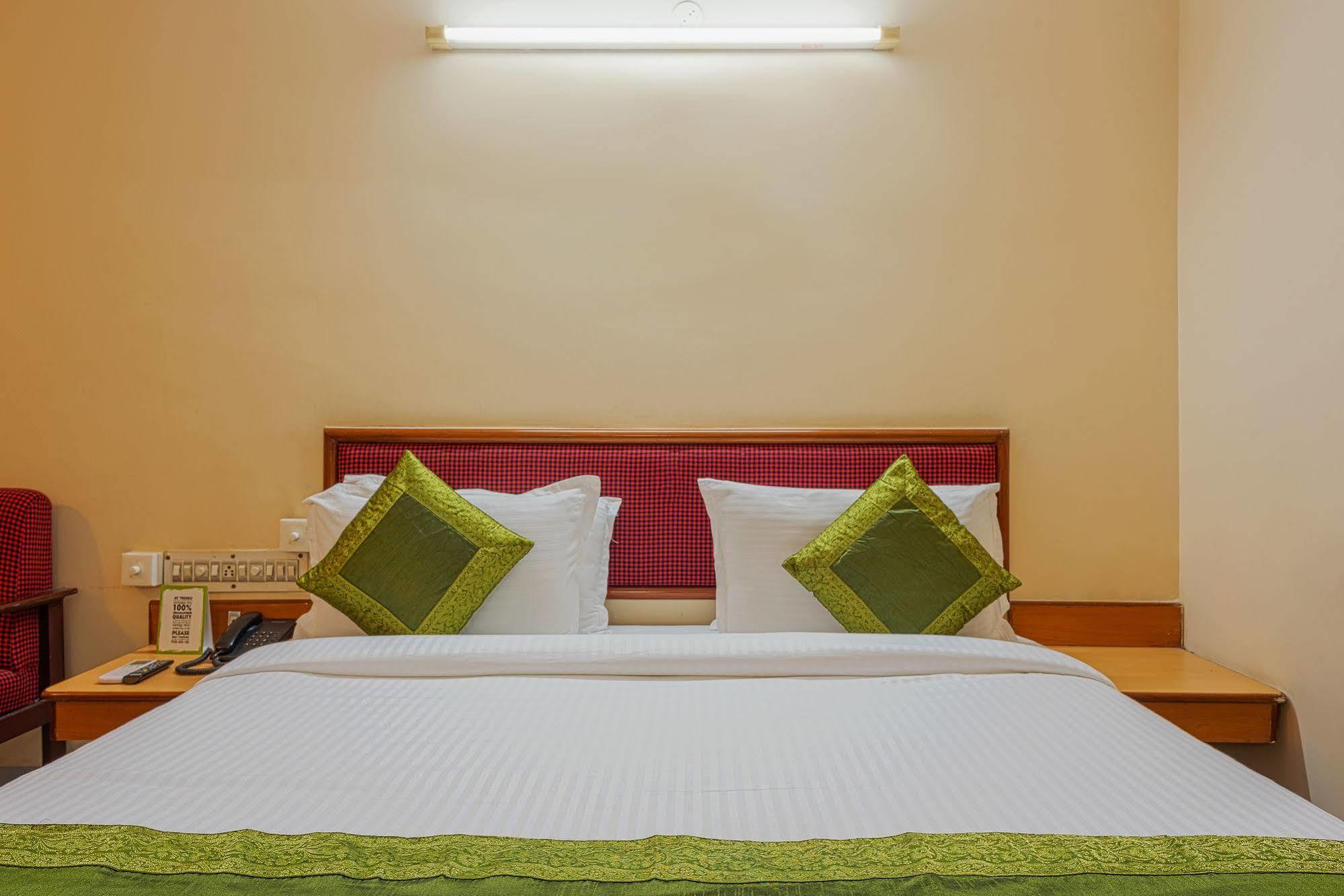 Hotel Saaket Residency Visakhapatnam Zewnętrze zdjęcie