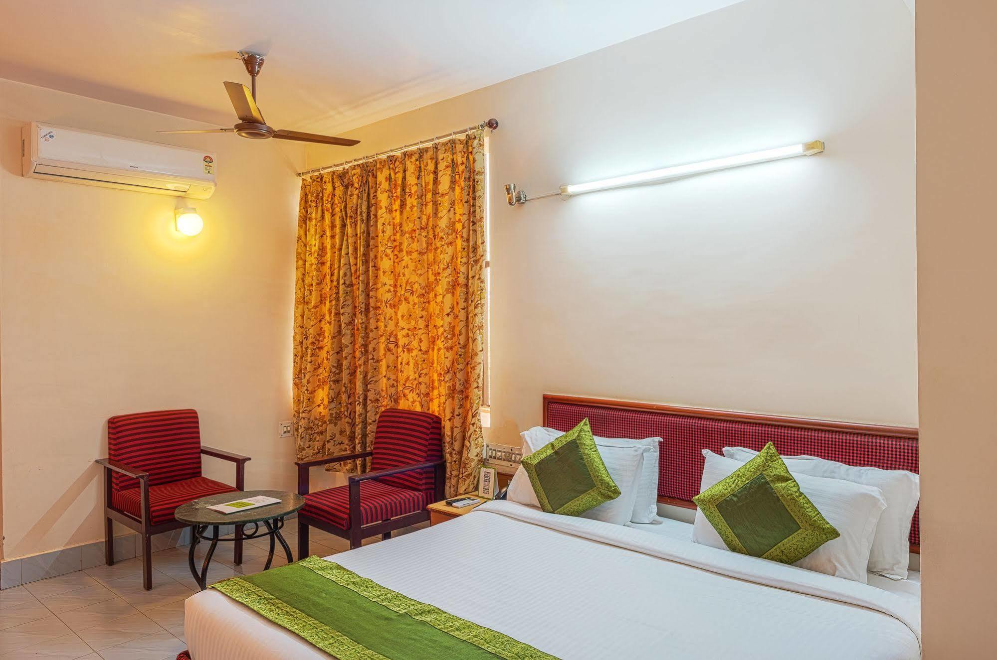 Hotel Saaket Residency Visakhapatnam Zewnętrze zdjęcie