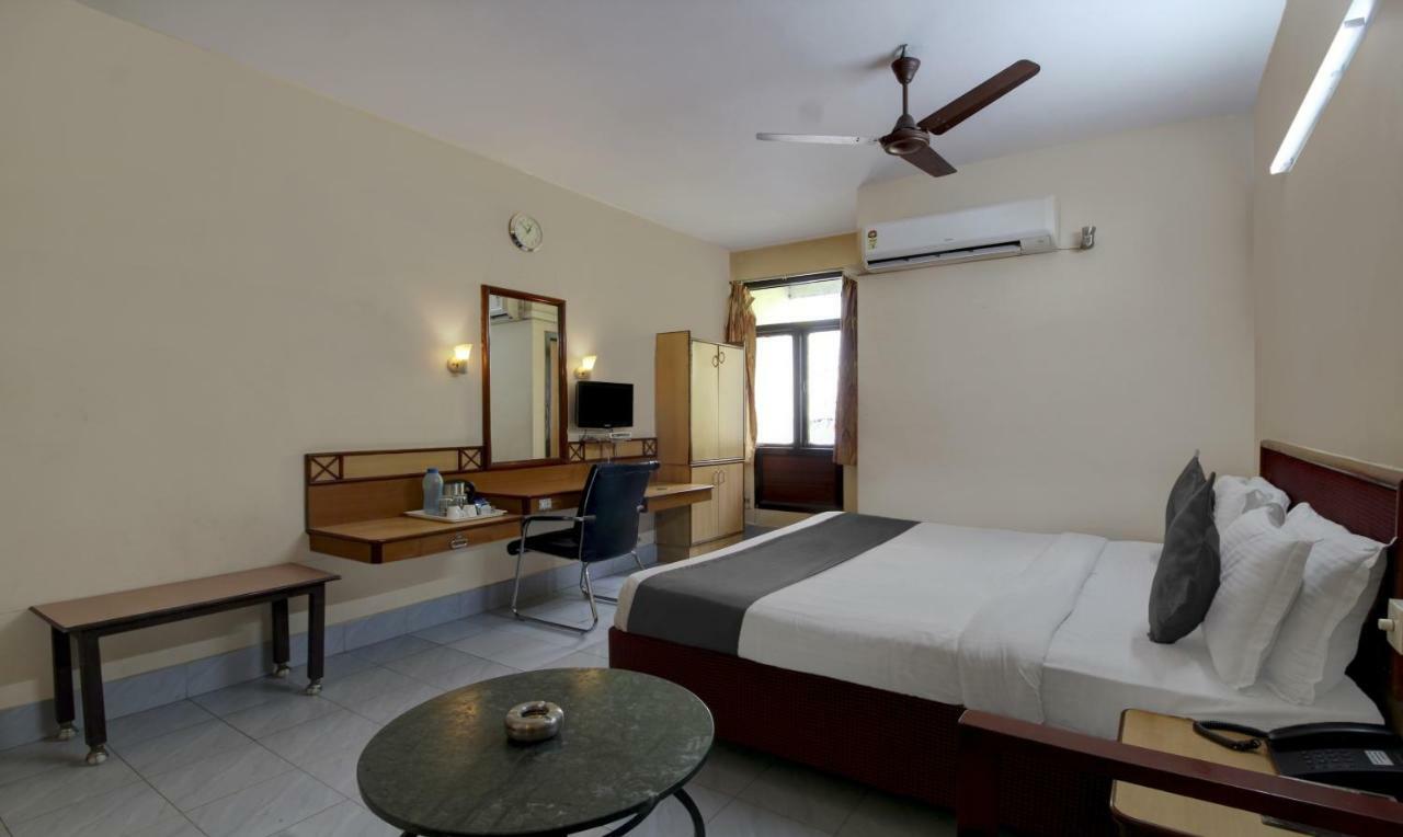Hotel Saaket Residency Visakhapatnam Zewnętrze zdjęcie