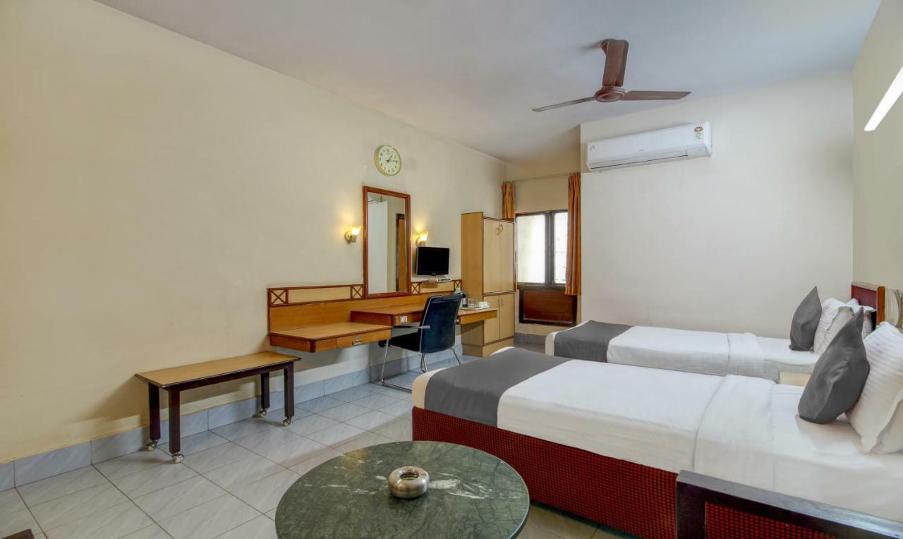Hotel Saaket Residency Visakhapatnam Zewnętrze zdjęcie