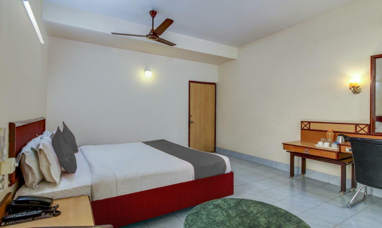 Hotel Saaket Residency Visakhapatnam Zewnętrze zdjęcie