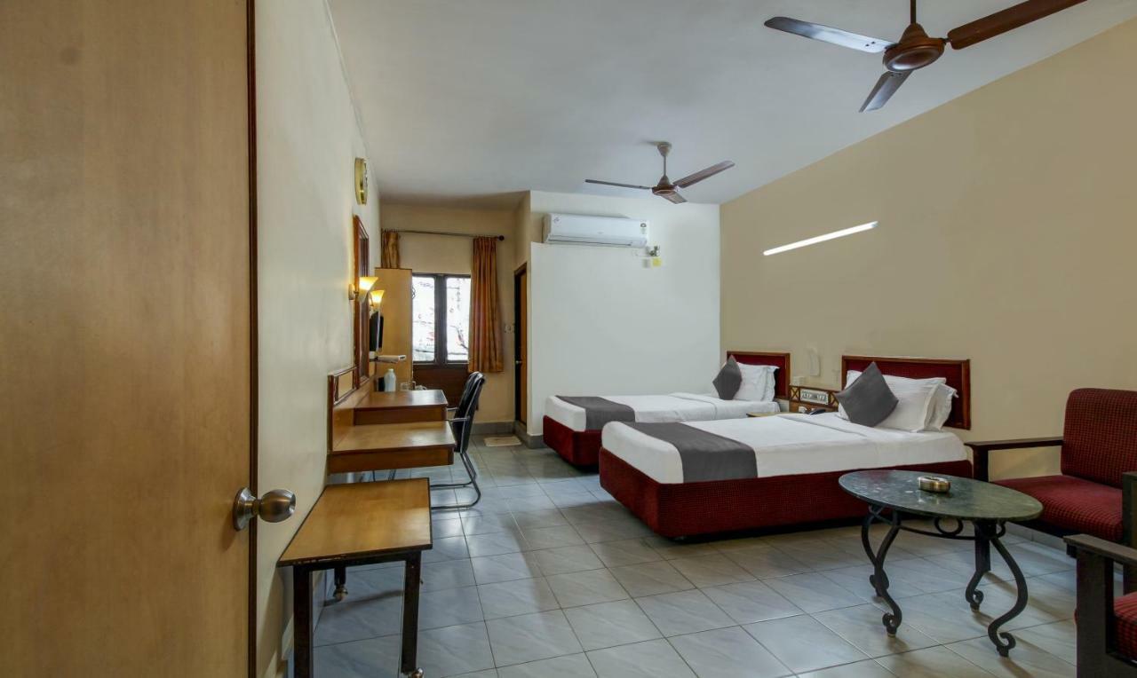 Hotel Saaket Residency Visakhapatnam Zewnętrze zdjęcie